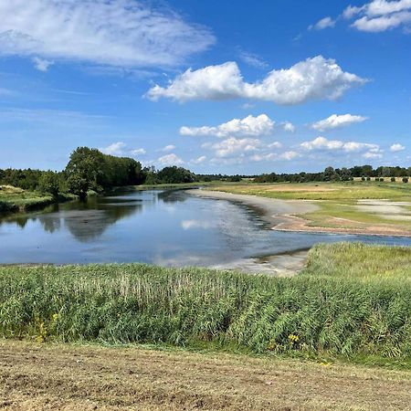 Oosterschelde Lodge Met Veel Privacy En Dicht Bij Het Water Scherpenisse Exteriér fotografie