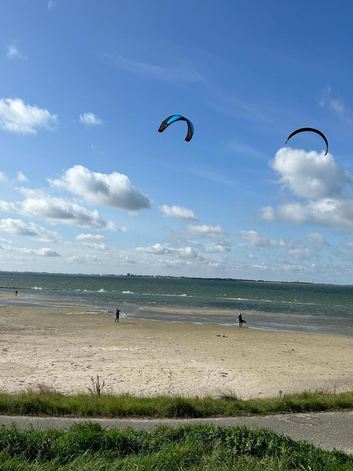 Oosterschelde Lodge Met Veel Privacy En Dicht Bij Het Water Scherpenisse Exteriér fotografie