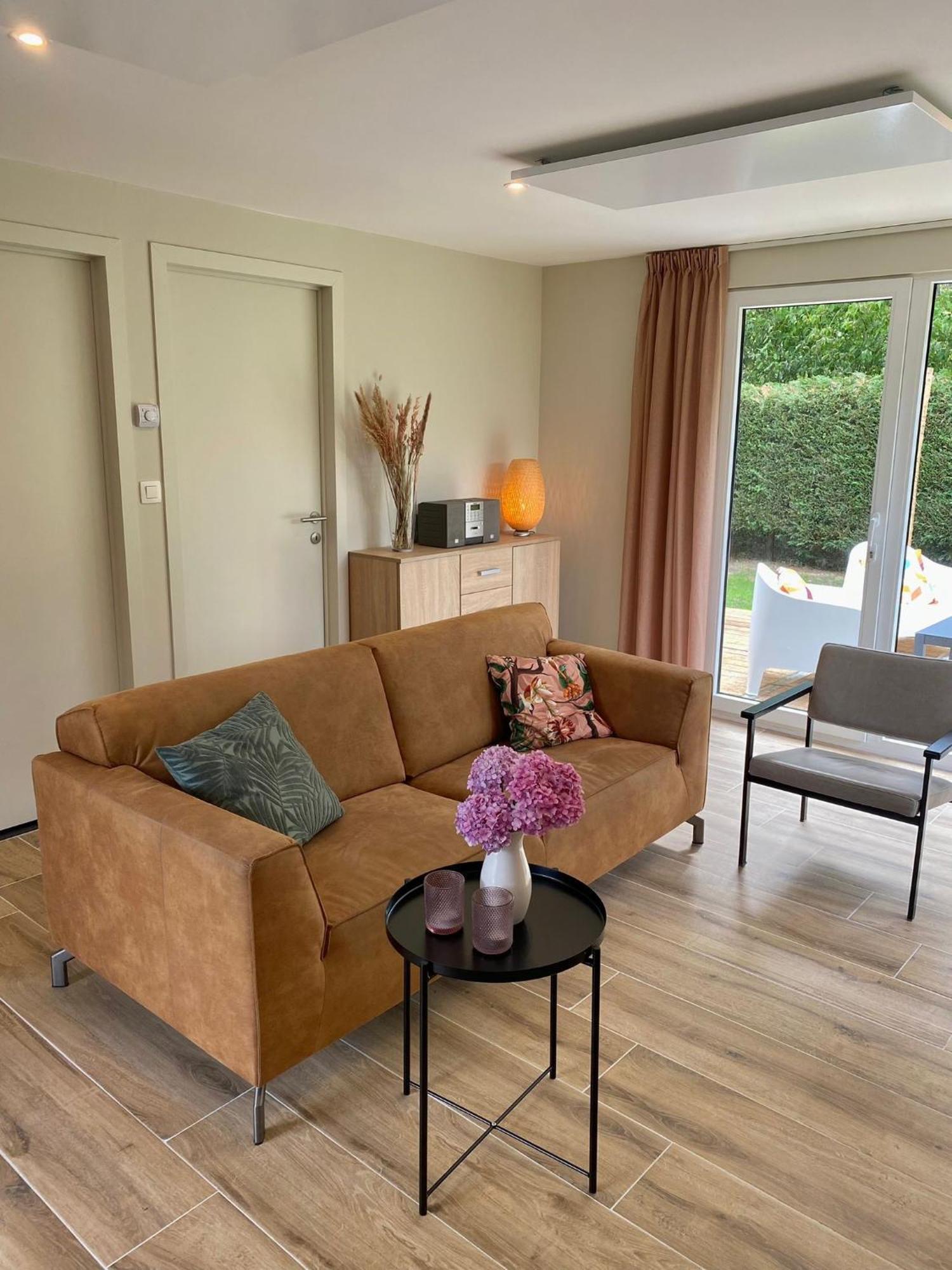 Oosterschelde Lodge Met Veel Privacy En Dicht Bij Het Water Scherpenisse Exteriér fotografie