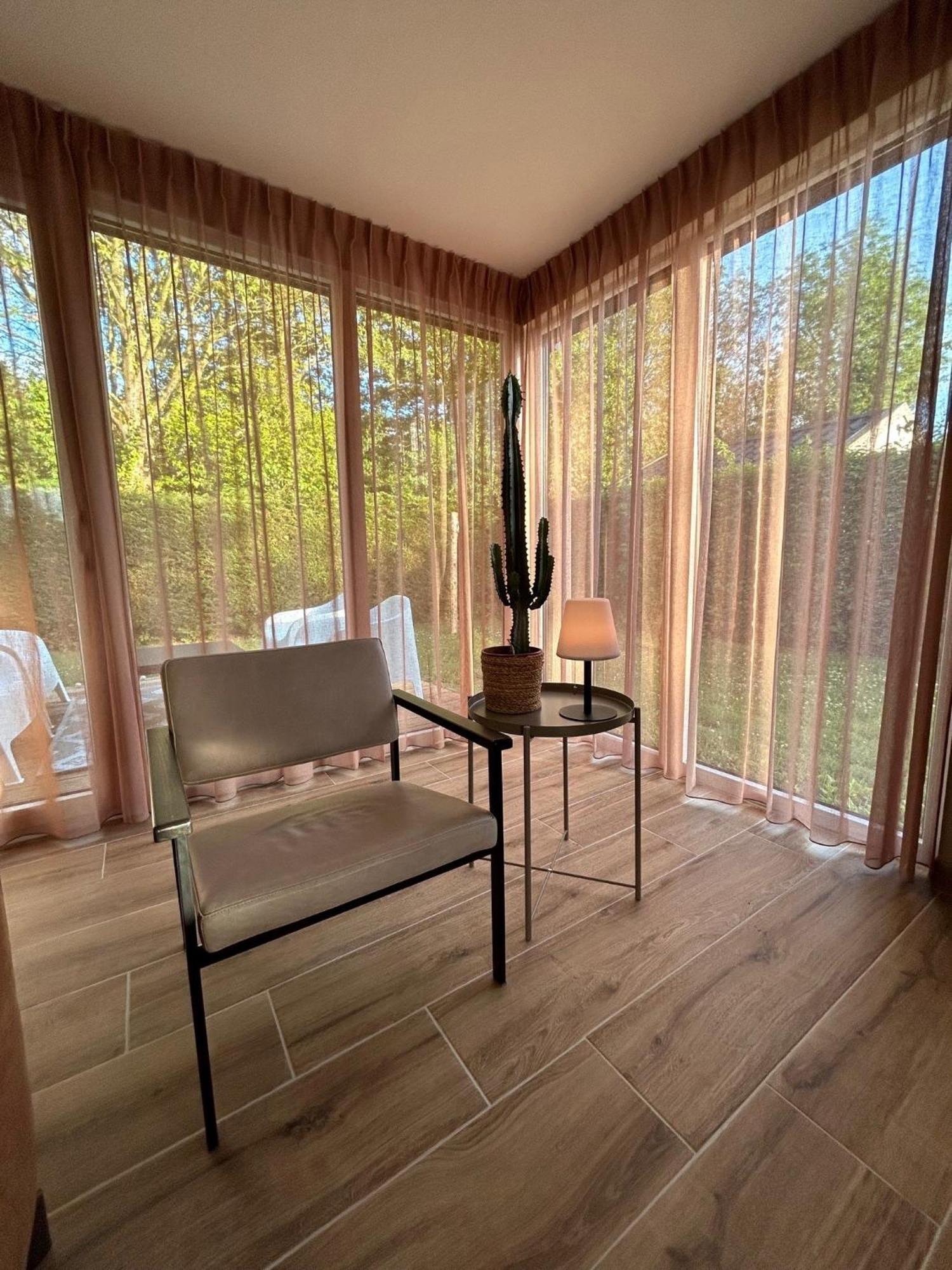 Oosterschelde Lodge Met Veel Privacy En Dicht Bij Het Water Scherpenisse Exteriér fotografie