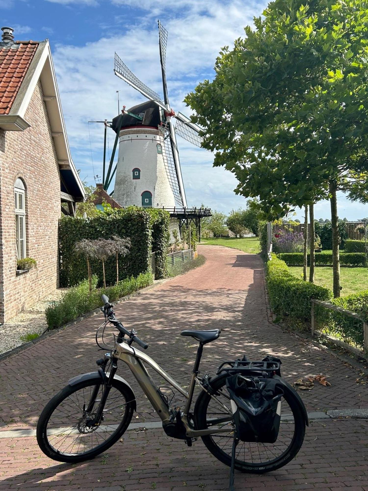 Oosterschelde Lodge Met Veel Privacy En Dicht Bij Het Water Scherpenisse Exteriér fotografie